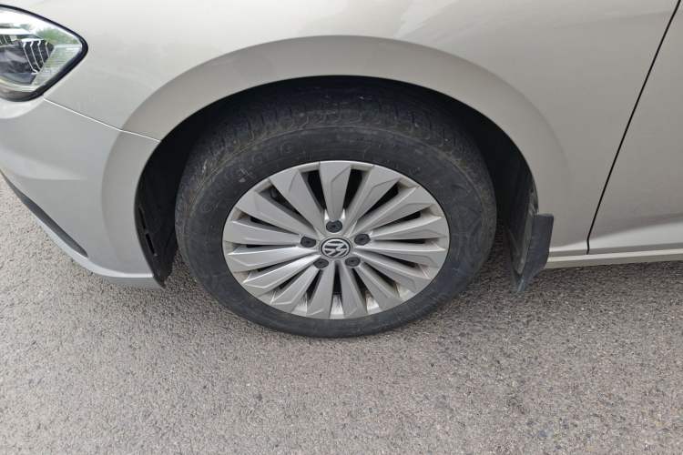 Used Volkswagen Lavida 2019 280TSI DSG Comfort Edition China VI standard Left Front Wheel Hub