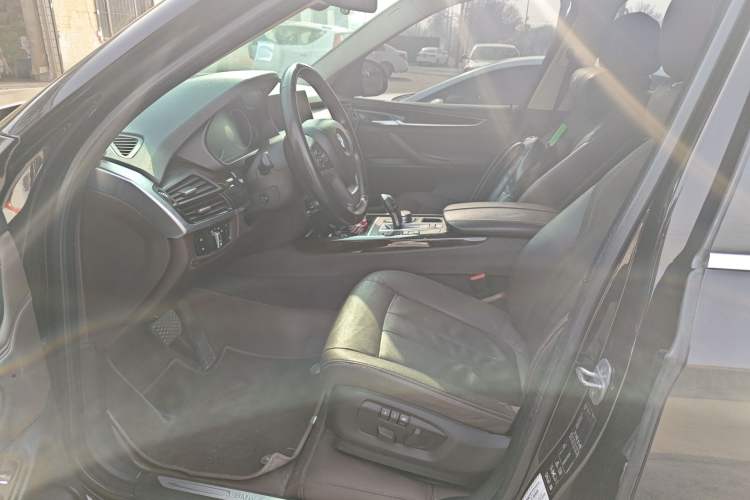 Used BMW X5 2017 xDrive28i
