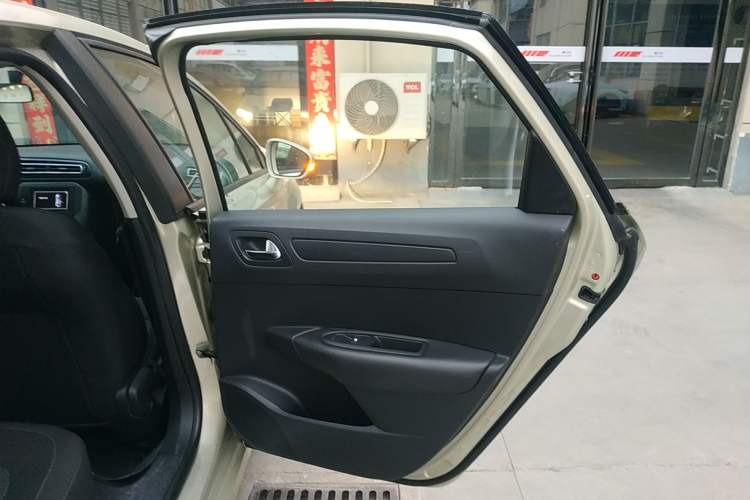 Used Citroen C4 Sega 2016 1.6L Manual Comfort Model Interior 6