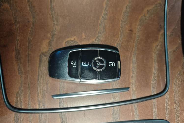 Used Mercedes-Benz E-Class 2019 E 260 L
