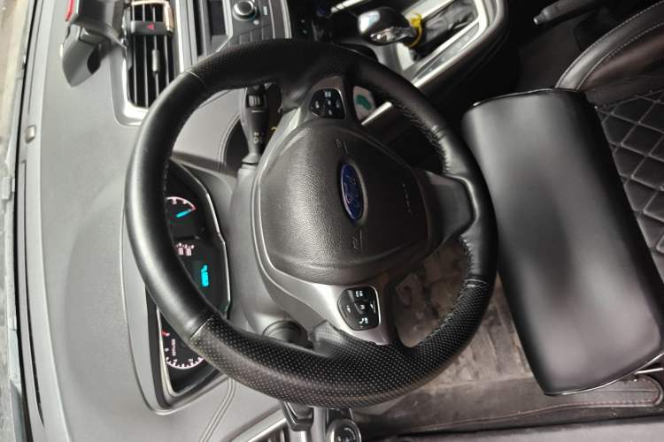 Used Ford Escort 2015 1.5L Automatic Fashion Model
