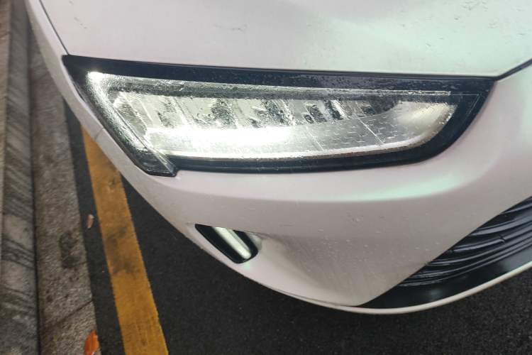 Used Hima AITO M5 2022 Extended-Range Four-Wheel Drive Ultimate Edition Right Front Headlight