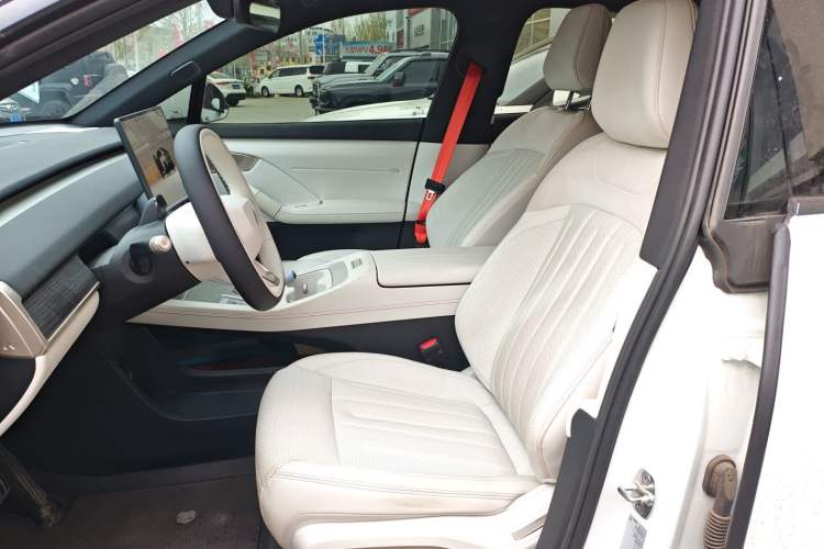 Used ONVO L60 2024 60 kWh Rear-Drive Version