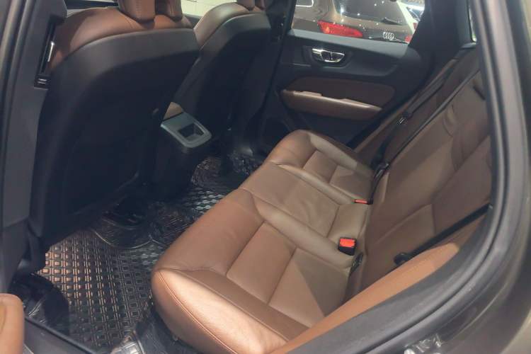 Used Volvo XC60 2021 T5 4x4 Smart Luxury Edition