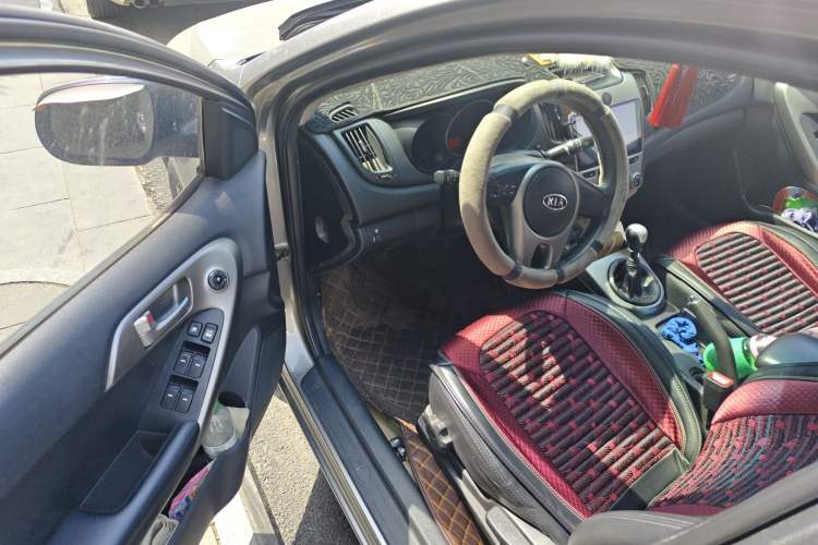 Used Kia Forte 2011 1.6L MT GLS Driver Seat