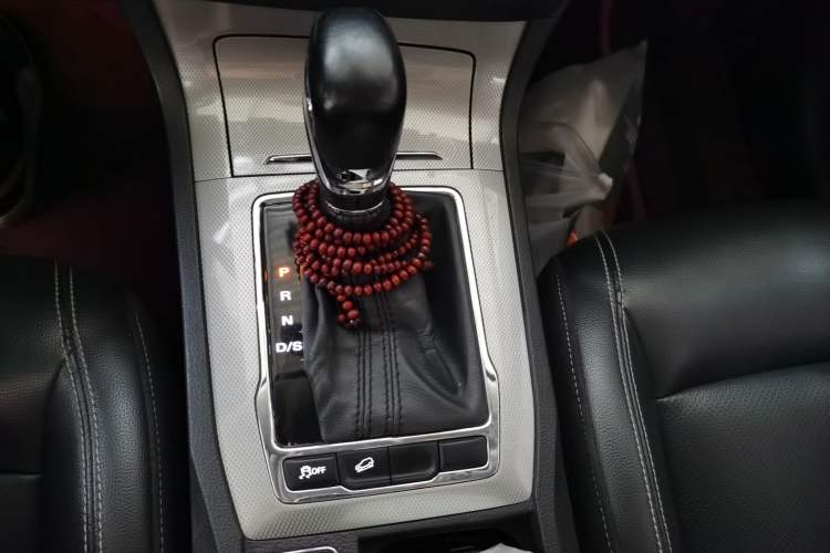 Used Roewe RX5 2018 20T Two-Wheel Drive Automatic Flagship Edition Gear Lever