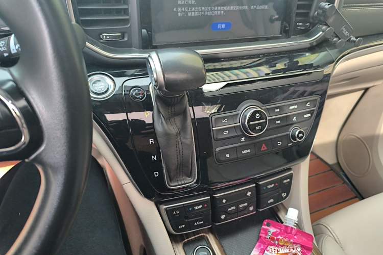 Used GAC Trumpchi M8 2018 320T Luxury Edition Gear Lever