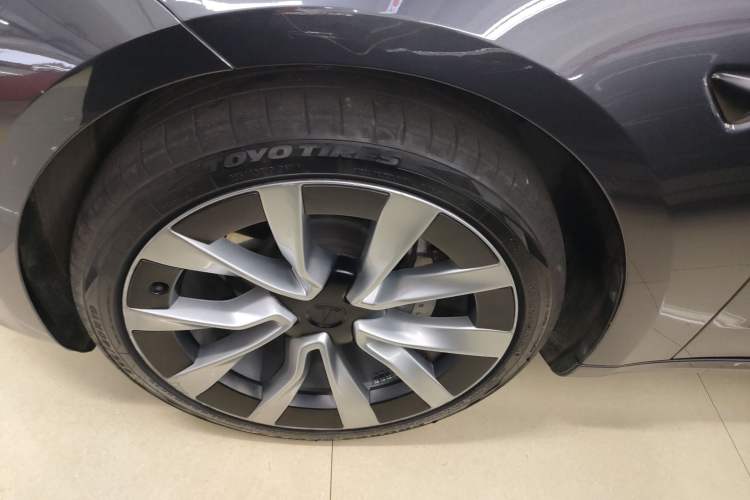 Used Tesla Model 3 2023 Long-Range All-Wheel-Drive Version