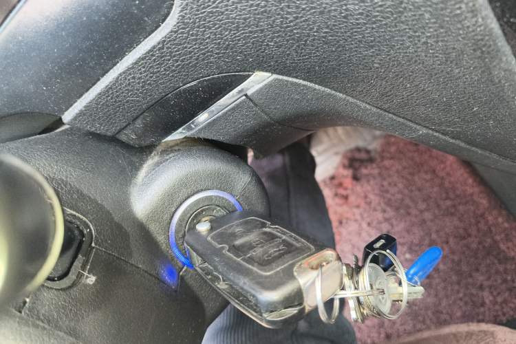 Used Geely Auto Classic Emgrand 2013 Hatchback 1.5L Manual Entry-Level Model
