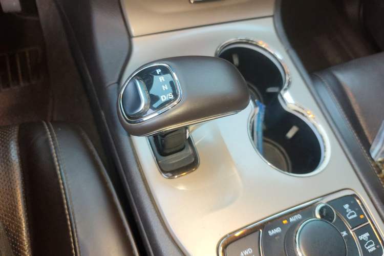 Used Jeep Grand Cherokee 2015 3.6L Flagship Prestige Edition
