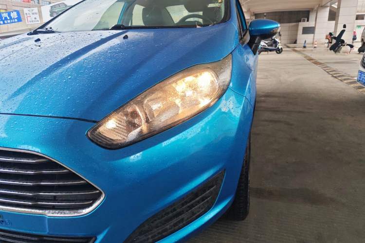 Used Ford Fiesta 2013 Sedan 1.5L Manual Fashion Edition Left Front Headlight