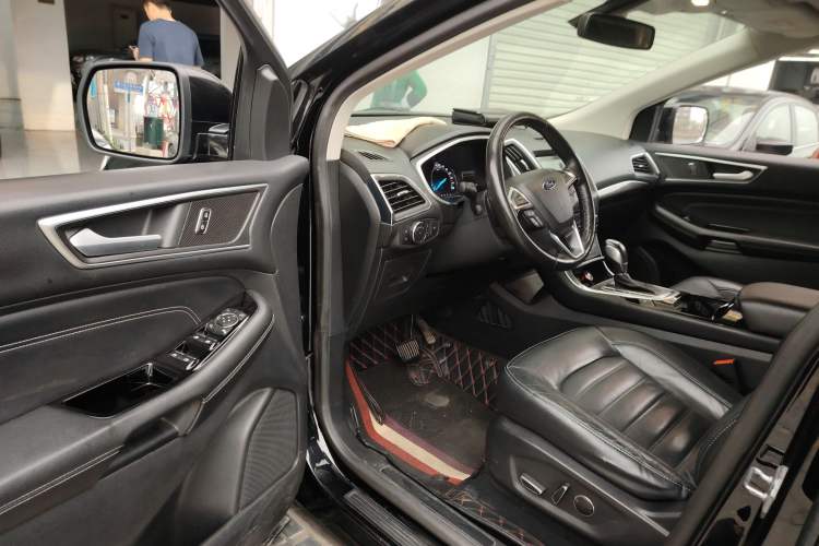 Used Ford Edge 2018 EcoBoost 245 Two-Wheel-Drive Titanium 7-Seater China VI Standard
