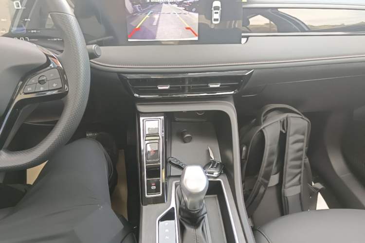 Used Roewe i5 2023 1.5L CVT Luxury Edition
