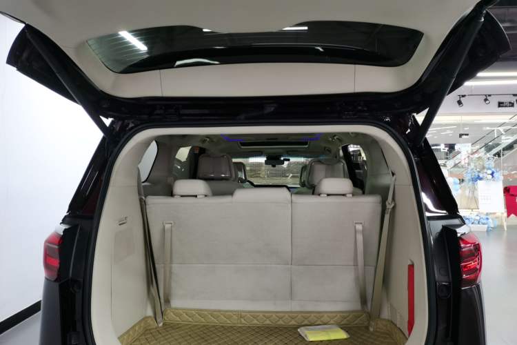 Used Buick GL8 2022 Avenir Aivia 7-Seater Deluxe Edition