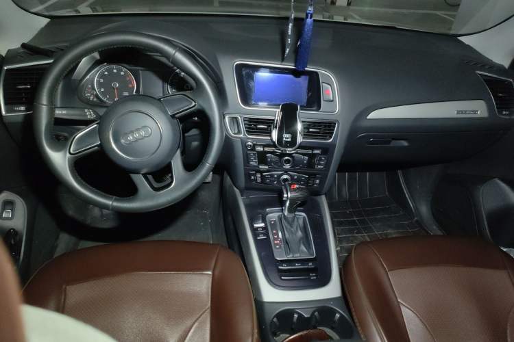 Used Audi Q5 2017 Plus 40 TFSI Ambition Model