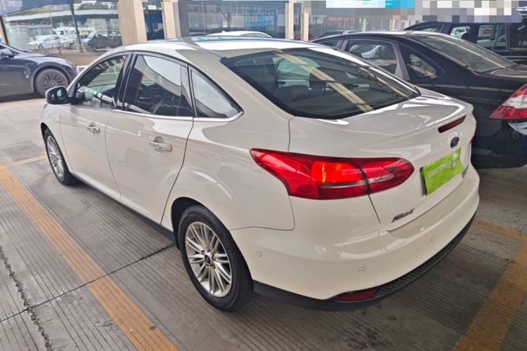 Used Ford Focus 2015 Sedan EcoBoost 180 Automatic Flagship Model
