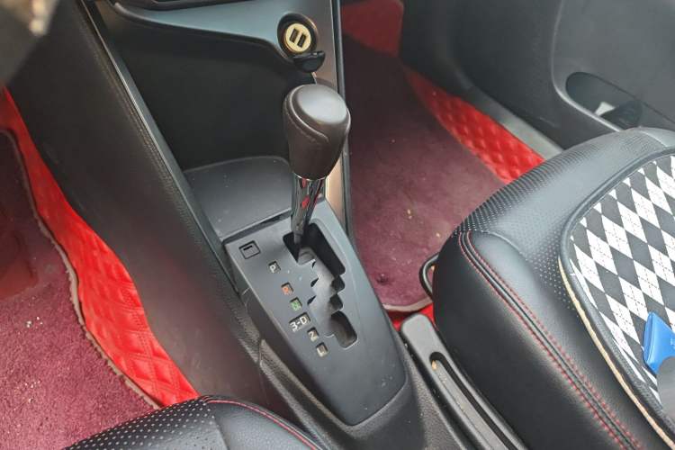 Used Toyota YARiS L Zhi Xuan 2015 1.5E Automatic Charm Edition