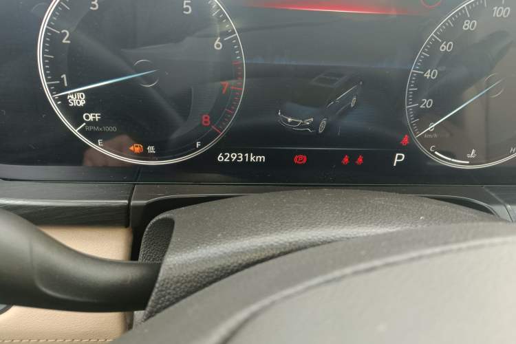 Used Buick GL8 2021 ES Land Cruiser 653T Smart Flagship Model Odometer Close Up