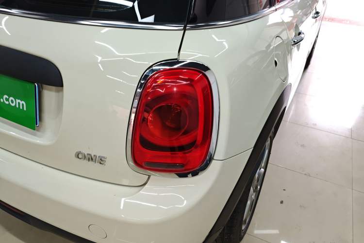 Used MINI 2019 1.5T ONE Five-Door Edition Right Rear Taillight