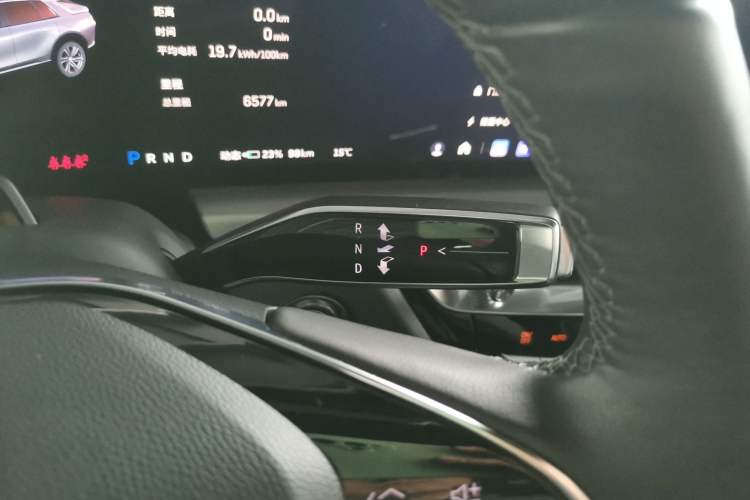 Used Cadillac LYRIQ 2022 Four-Wheel-Drive High-Performance Deluxe Edition Gear Lever