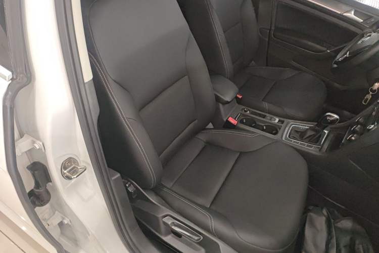 Used Volkswagen Golf 2016 1.6L Automatic Comfort Model
