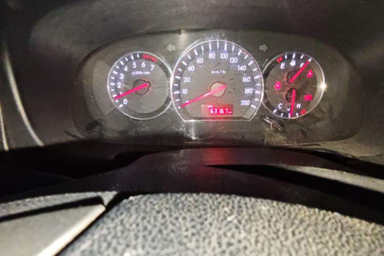 Used CHANGAN Alsvin V3 2012 1.3L Manual Luxury Version China IV Standard
