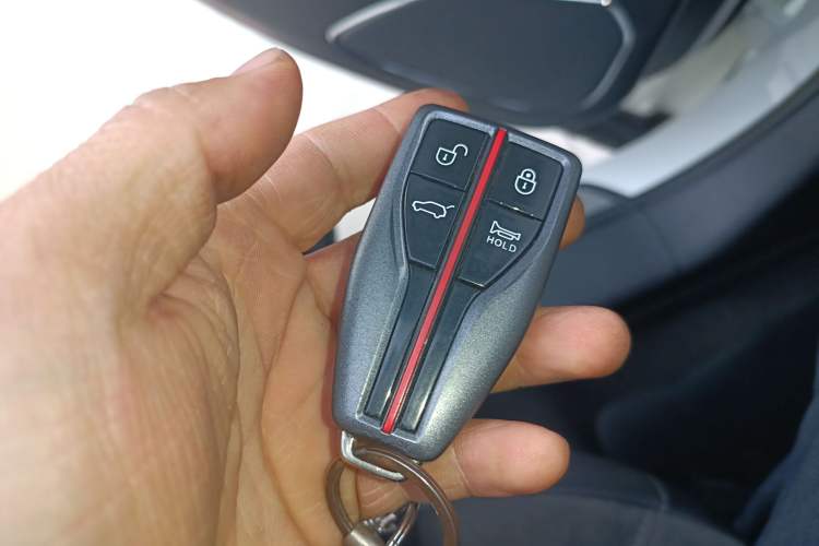 Used Hongqi HS5 2022 Facelifted Version 2.0T Smart Connect Flagship All-Wheel-Drive Edition
