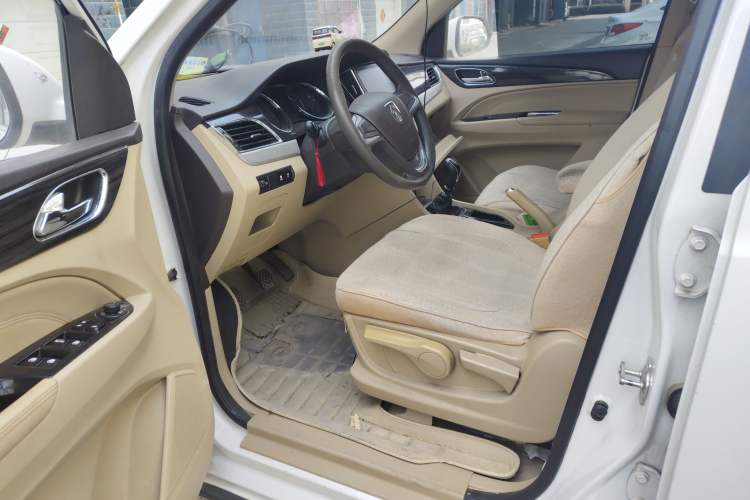 Used Baojun 730 2016 1.5L Manual Comfort Version 7 Seats China V Emission Standard

