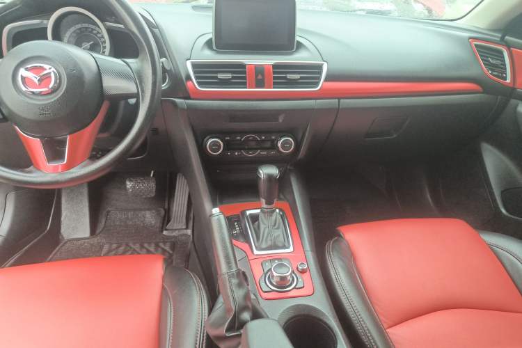 Used Mazda 3 Axela 2014 Sedan 1.5L Automatic Luxury Model