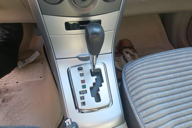 Used Toyota Corolla 2011 1.6L Automatic GL Gear Lever