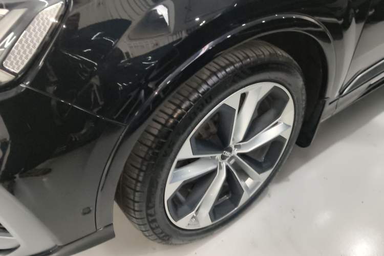 Used Audi Q7 2020 55 TFSI quattro S line sports model