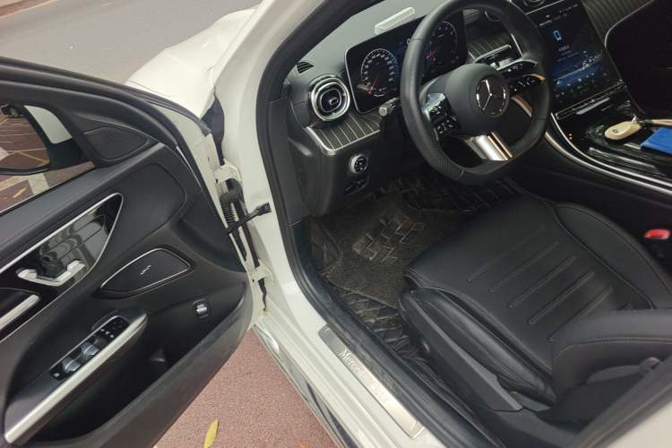 Used Mercedes-Benz C-Class 2023 Facelift C 260 L Driver Seat