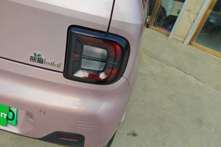 Used Geely Galaxy Panda 2023 Panda Mini 200km Endurance Bear
