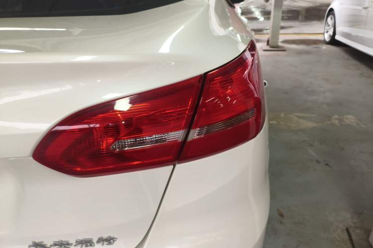 Used Ford Focus 2017 Sedan 1.6L Automatic Fashion Edition Smart Drive Version