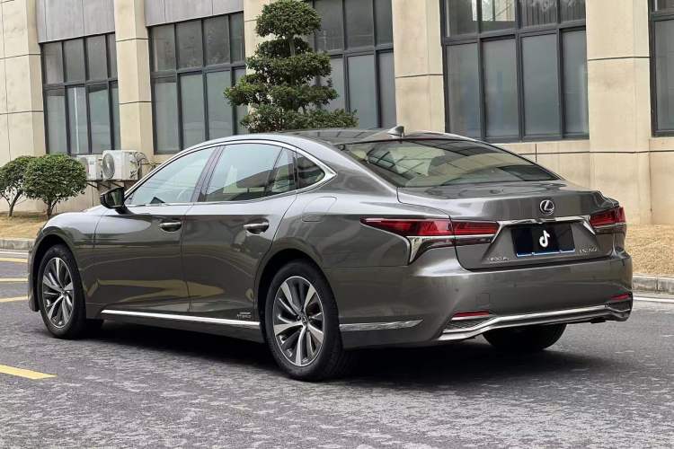 Used Lexus LS 2020 500h Excellence Edition China VI standard

