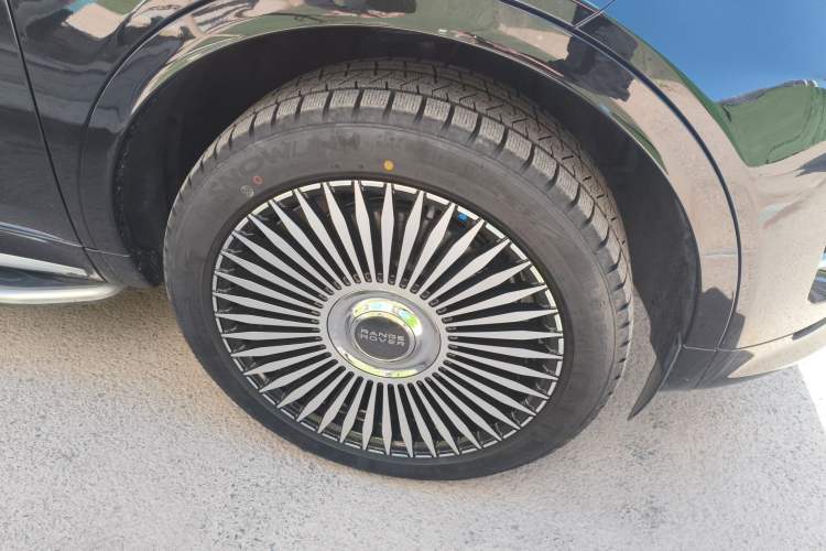 Used Land Rover Discovery Sport 2024 Performance Tech Edition Right Front Wheel Hub