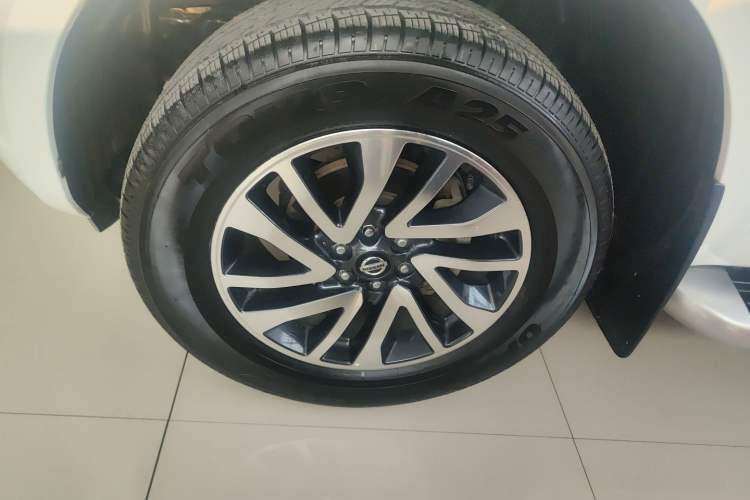 Used Nissan Navara 2021 2.5L Automatic 4x4 Premium Version QR25