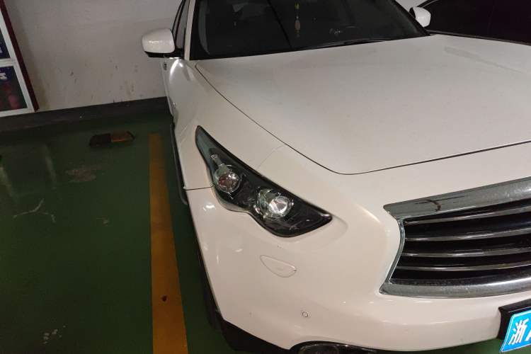 Used Infiniti QX70 2013 3.7L Standard Edition