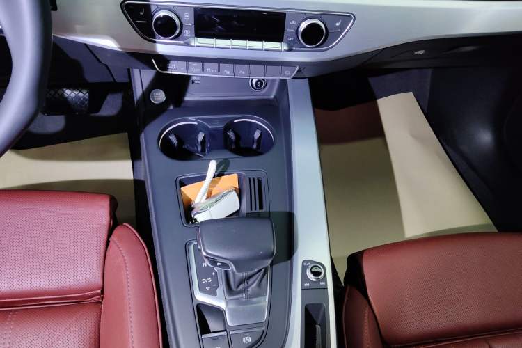 Used Audi A4L 2022 40 TFSI Luxury Dynamic Model