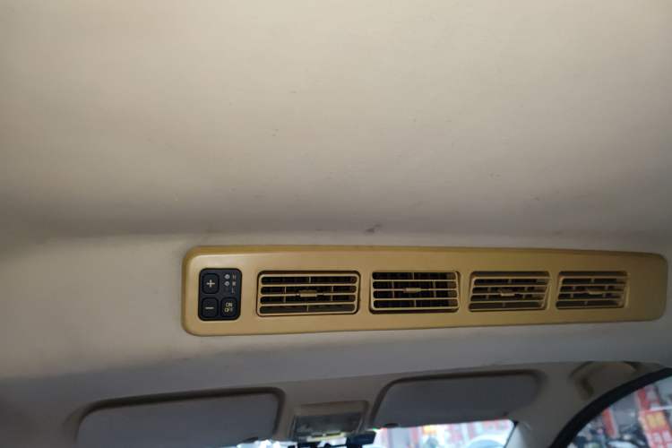 Used Dongfeng Fengon 2013 1.5L Manual Comfort Version DK15 Headliner