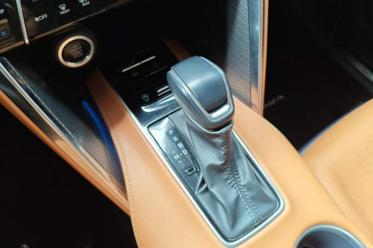 Used Toyota Venza 2023 2.0L CVT Two-Wheel Drive Prestige Version Gear Lever