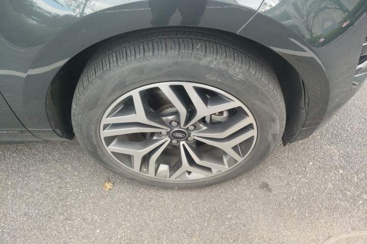 Used Land Rover Range Evoque 2021 Range Rover Velar L 249PS R-Dynamic First Edition Right Front Wheel Hub