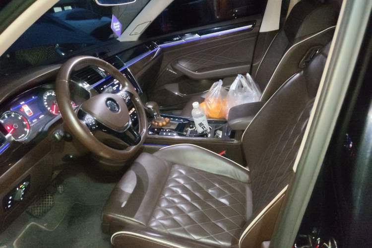 Used Volkswagen Phideon 2018 Revised Version 380TSI Two-Wheel Drive Luxury Flagship Edition