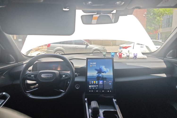 Used Geely Auto Emgrand X7 Sport 2023 Boyue COOL 1.5TD Friend Edition Center Console