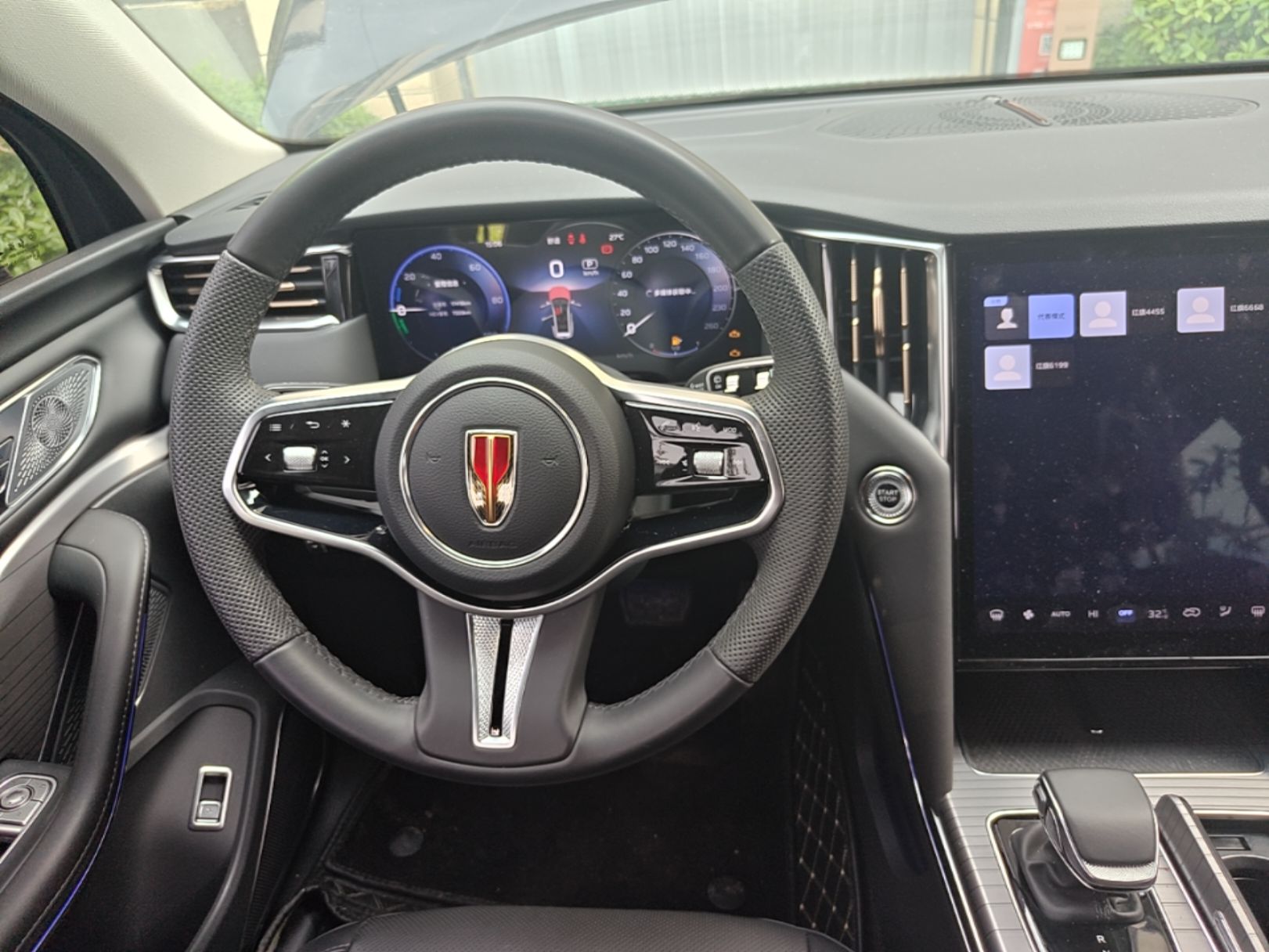 Hongqi HS7 PHEV 2024 2.0T PHEV Four-Wheel Drive Flagship Edition 6 Seats — снимка 13