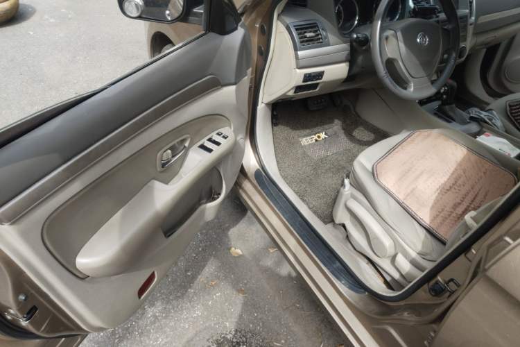 Used Dongfeng Aeolus A60 2012 1.6L Automatic Luxury Version
