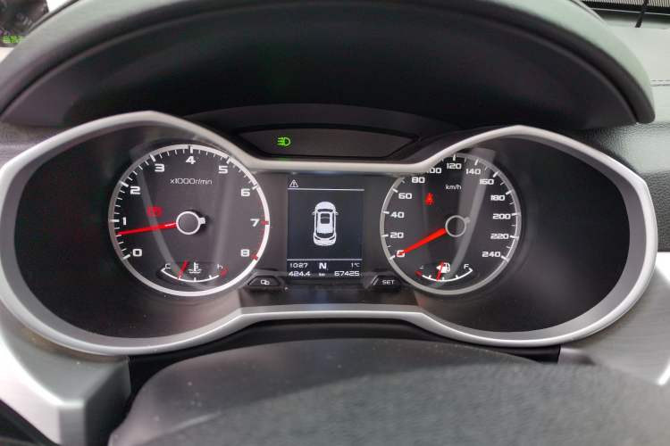 Used Geely Auto Emgrand X7 Sport 2016 1.8TD Automatic ZhiShang Model