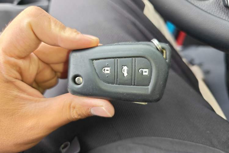 Used Toyota Corolla 2017 Revised Version 1.2T S-CVT GL-i Vehicle Key