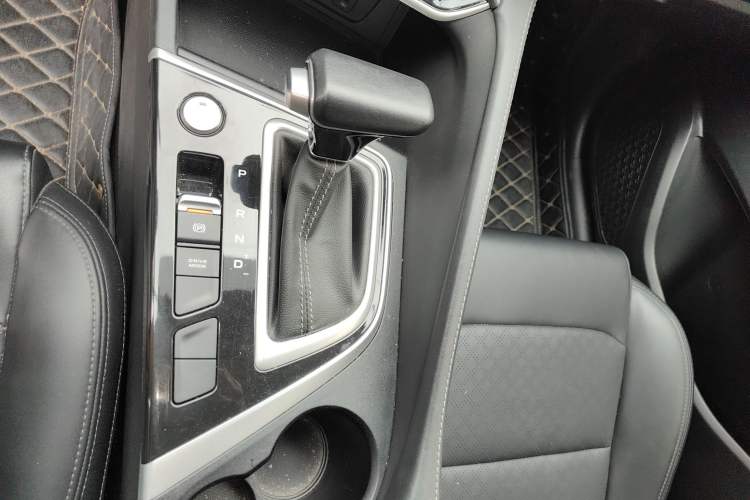 Used CHANGAN Eado 2020 PLUS Blue Whale NE 1.4T GDI DCT Prestige Model Gear Lever