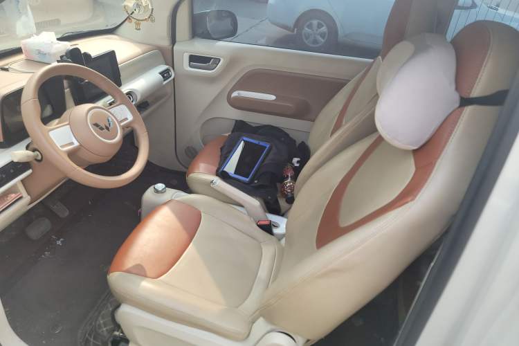 Used Wuling Hongguang MINIEV 2024 3rd Generation 215km Advanced Version Left Front Seat